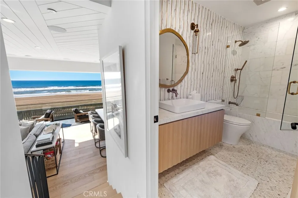 2200 The Strand #A Manhattan Beach, CA 90266