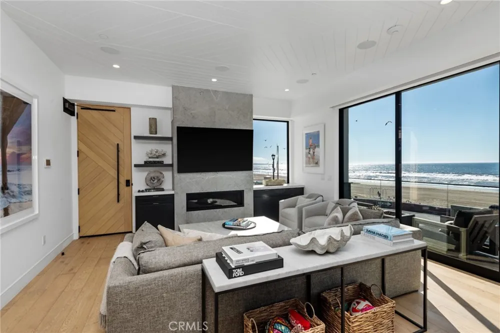2200 The Strand #A Manhattan Beach, CA 90266
