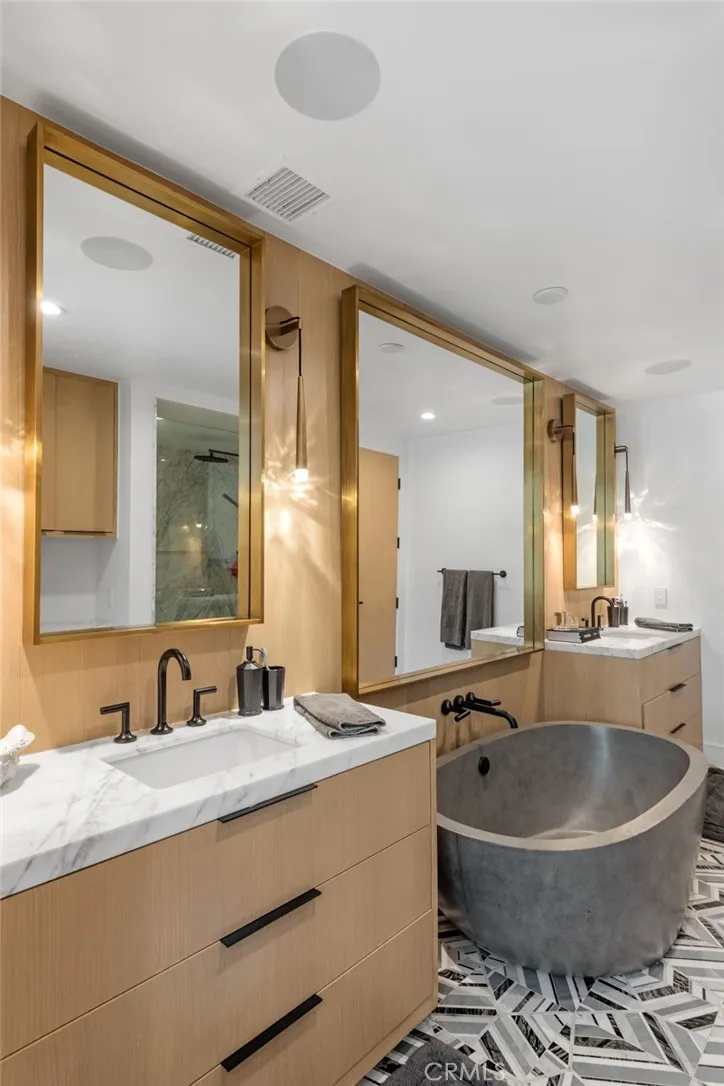 2200 The Strand #A Manhattan Beach, CA 90266