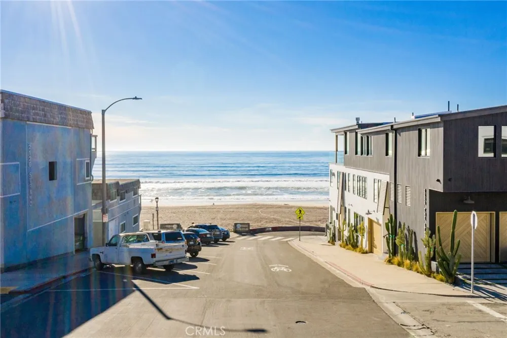 2200 The Strand #A Manhattan Beach, CA 90266