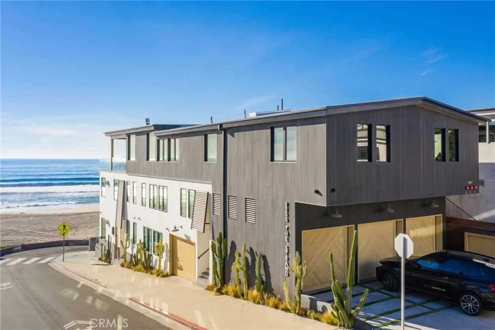2200 The Strand #A Manhattan Beach, CA 90266