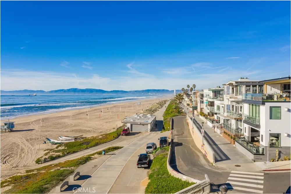 2200 The Strand #A Manhattan Beach, CA 90266