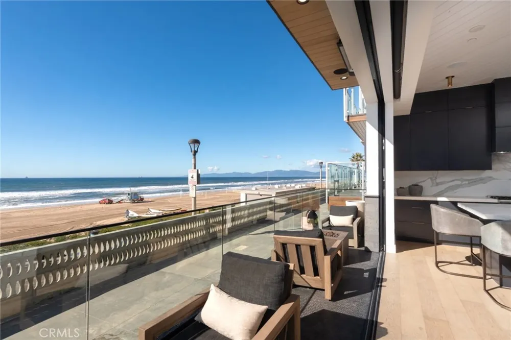 2200 The Strand #A Manhattan Beach, CA 90266