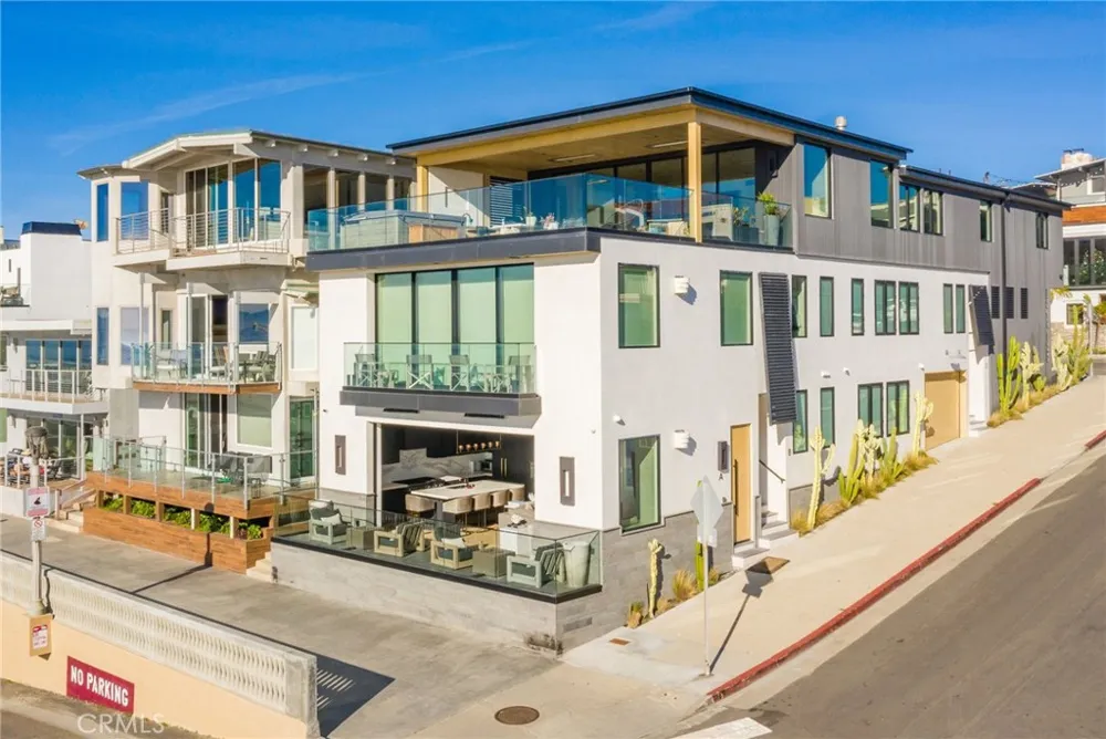 2200 The Strand #A Manhattan Beach, CA 90266