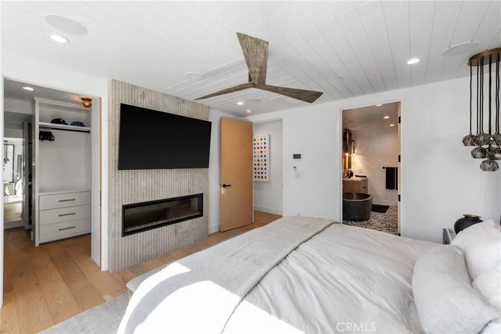 2200 The Strand #A Manhattan Beach, CA 90266