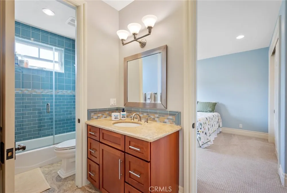 711 30th Hermosa Beach, CA 90254
