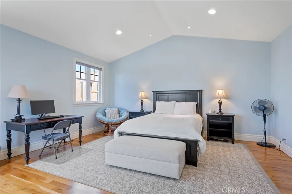 711 30th Hermosa Beach, CA 90254