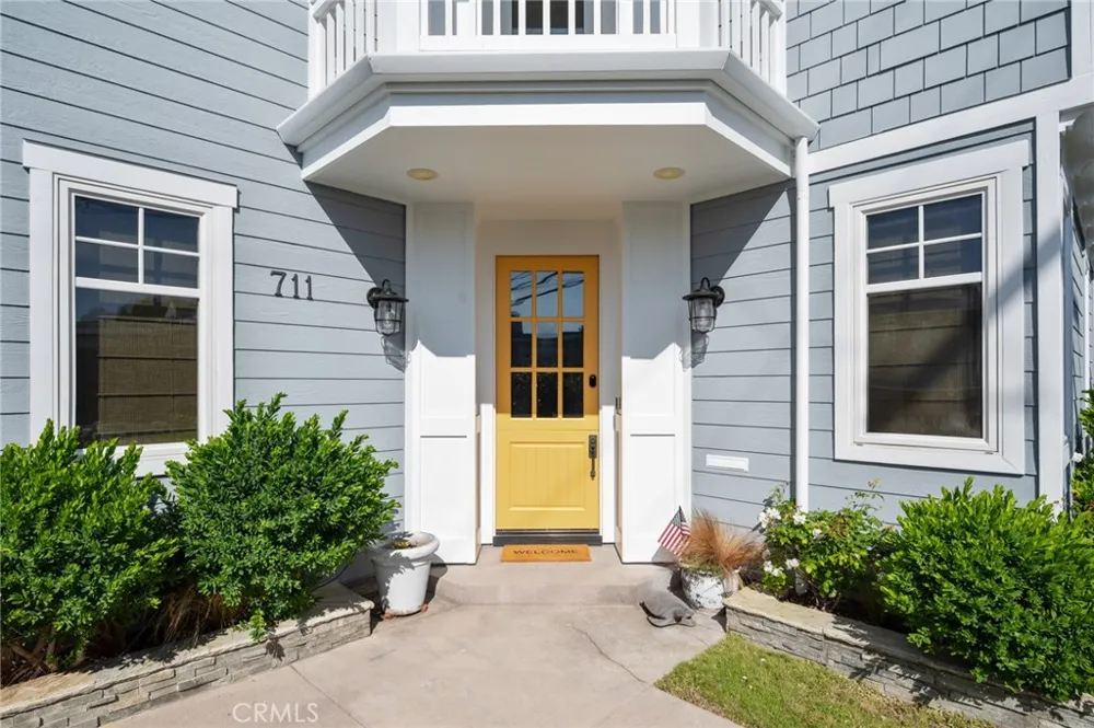 711 30th Hermosa Beach, CA 90254
