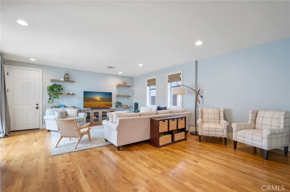 711 30th Hermosa Beach, CA 90254