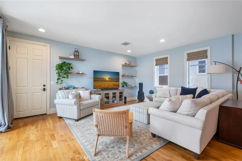 711 30th Hermosa Beach, CA 90254