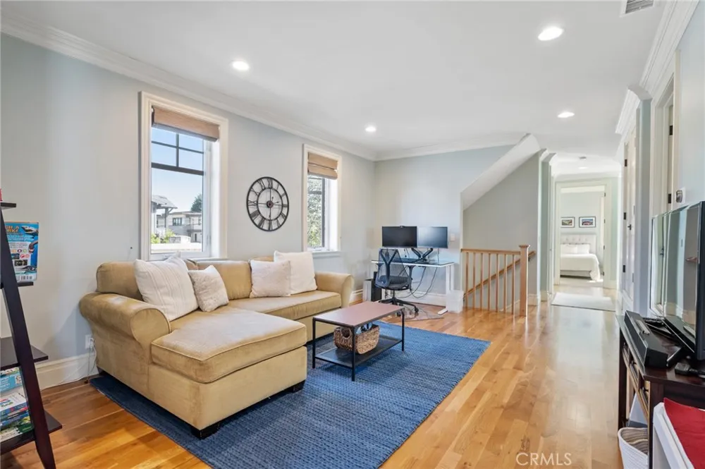 711 30th Hermosa Beach, CA 90254