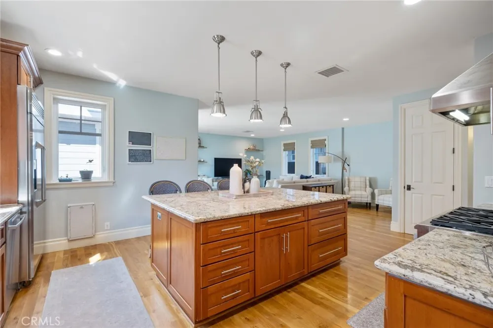 711 30th Hermosa Beach, CA 90254