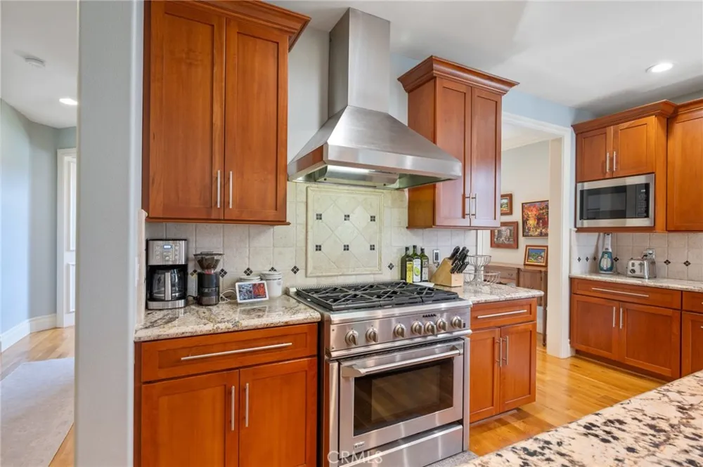 711 30th Hermosa Beach, CA 90254