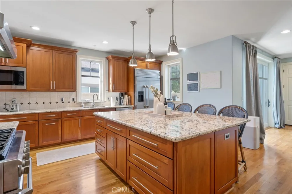 711 30th Hermosa Beach, CA 90254