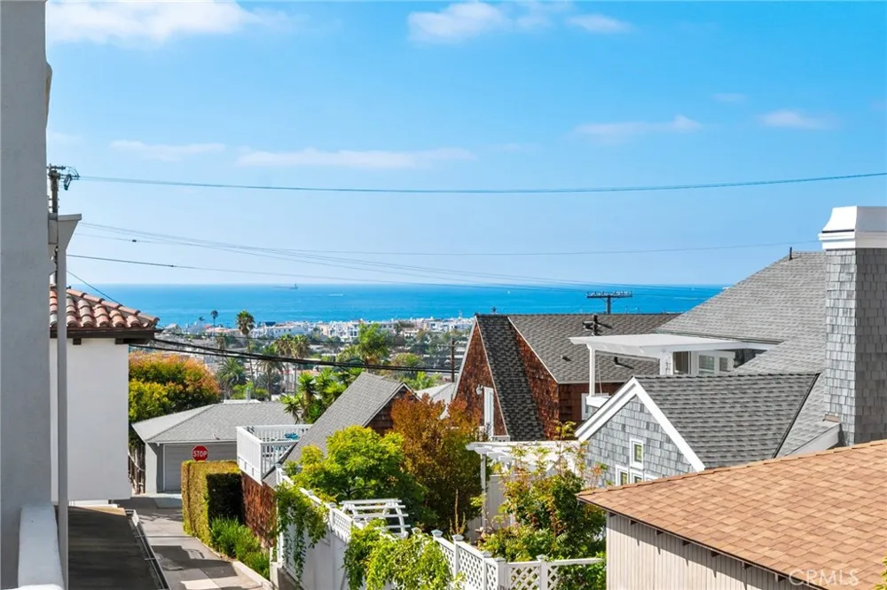 711 30th Hermosa Beach, CA 90254