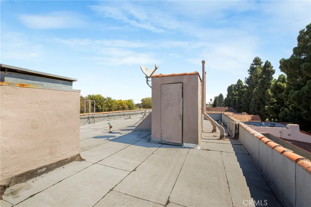 4261 Leimert Boulevard Los Angeles, CA 90008
