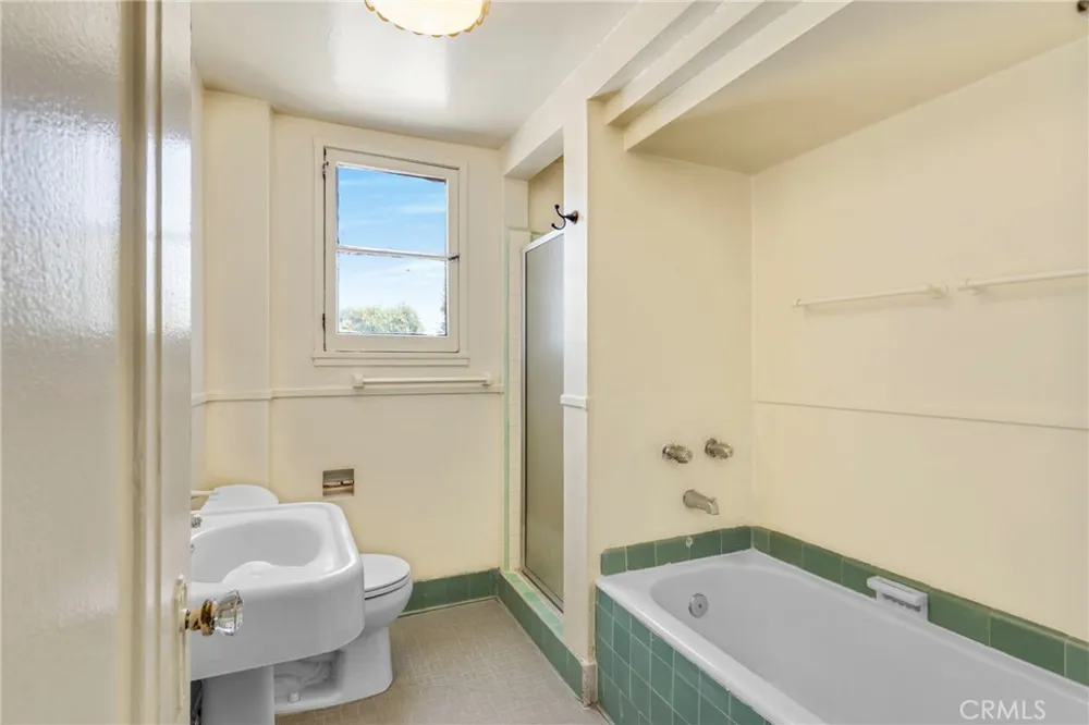 4261 Leimert Boulevard Los Angeles, CA 90008
