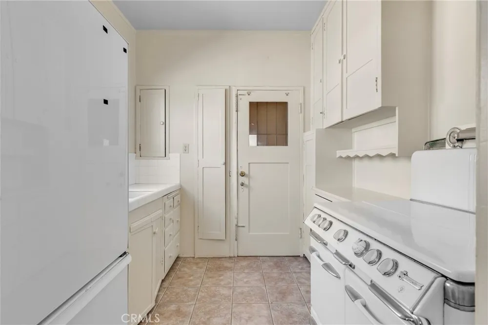 4261 Leimert Boulevard Los Angeles, CA 90008