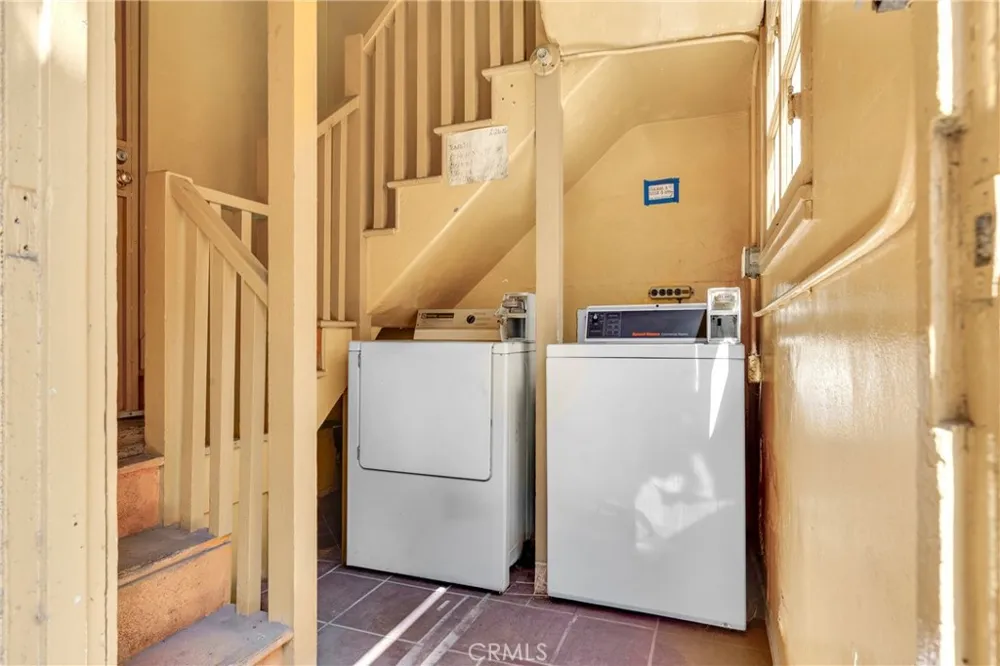 4261 Leimert Boulevard Los Angeles, CA 90008