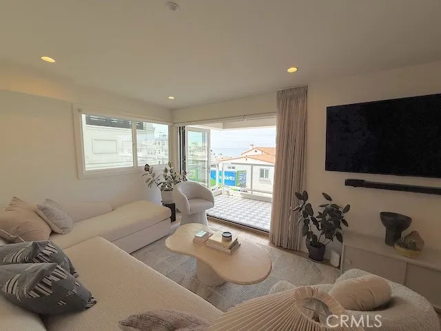 3302 Manhattan Manhattan Beach, CA 90266