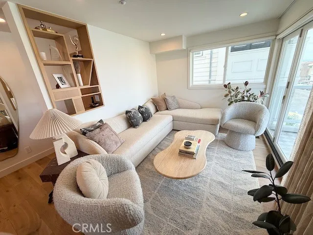 3302 Manhattan Manhattan Beach, CA 90266