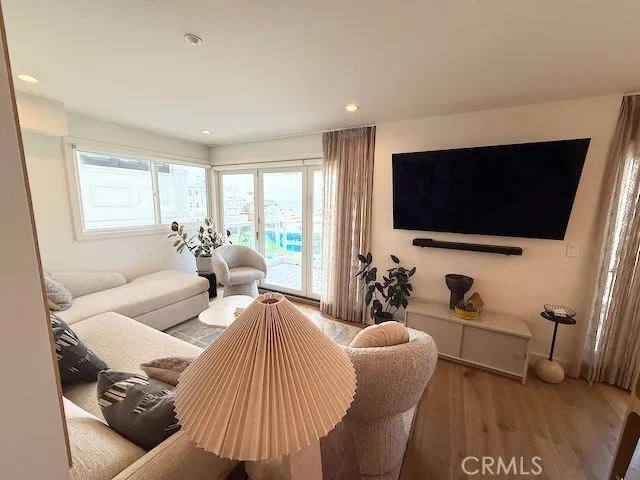3302 Manhattan Manhattan Beach, CA 90266