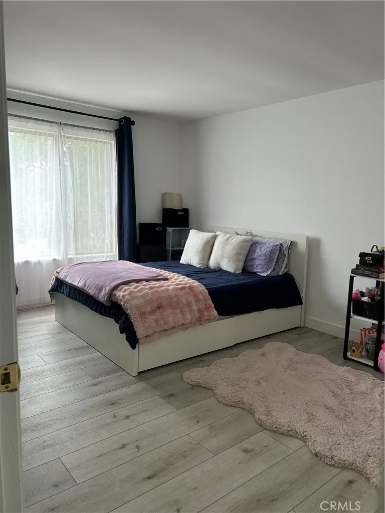 11300 Foothill Boulevard #19 Sylmar, CA 91342