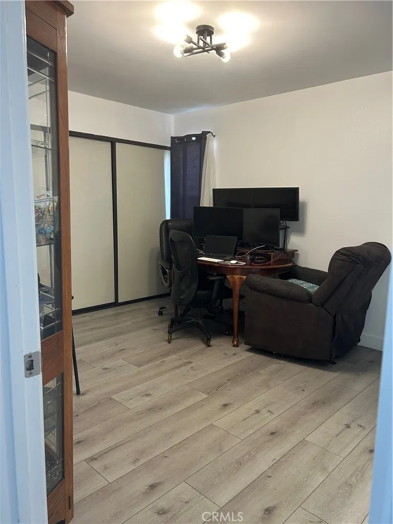 11300 Foothill Boulevard #19 Sylmar, CA 91342