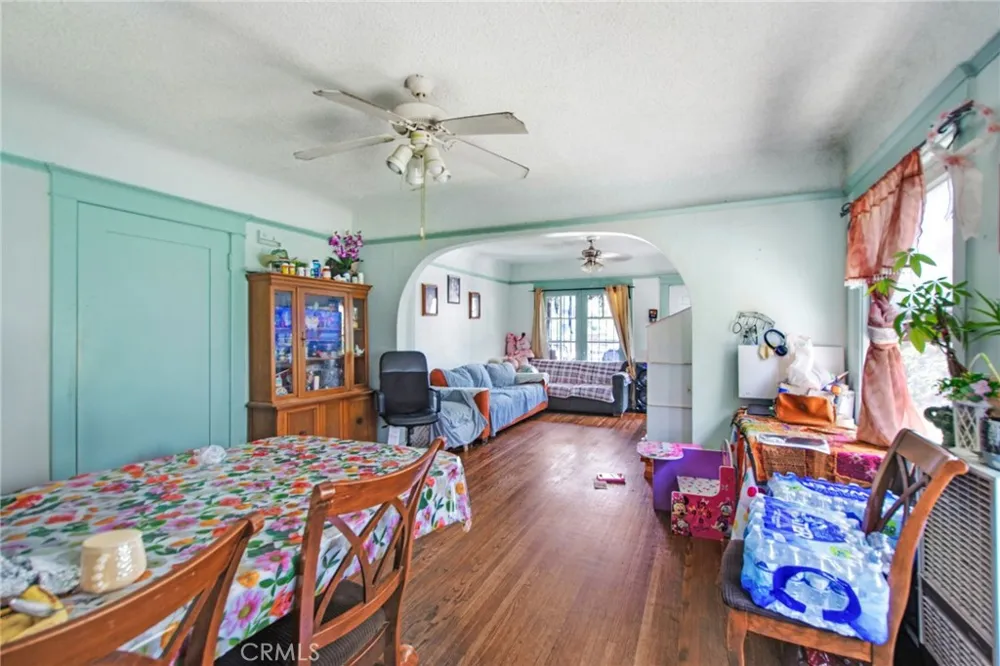 324 W 50th Los Angeles, CA 90037