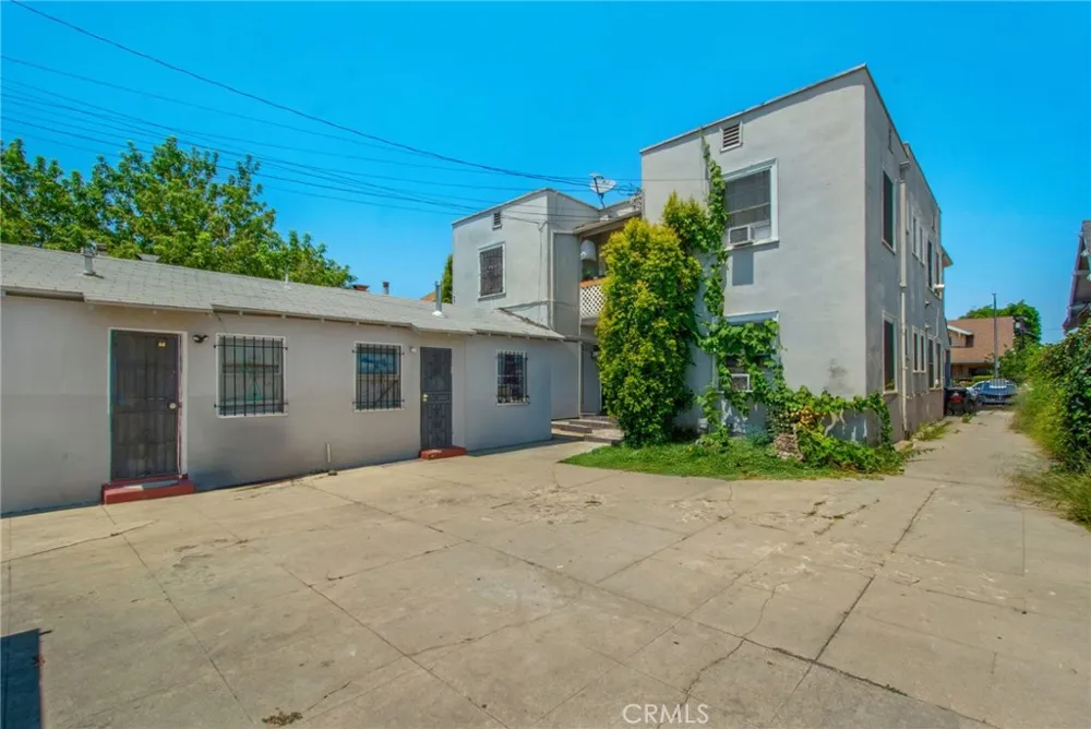 324 W 50th Los Angeles, CA 90037