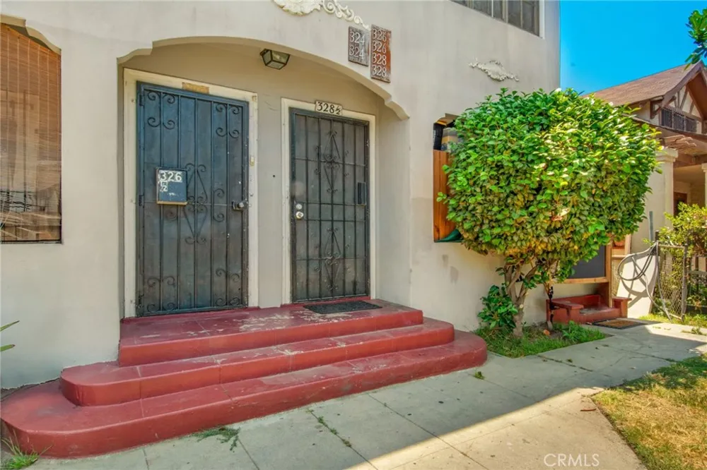 324 W 50th Los Angeles, CA 90037