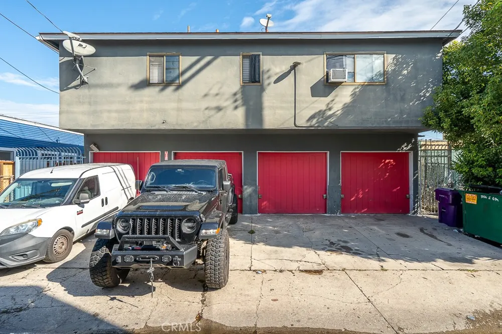1056 E 6th Street Long Beach, CA 90802