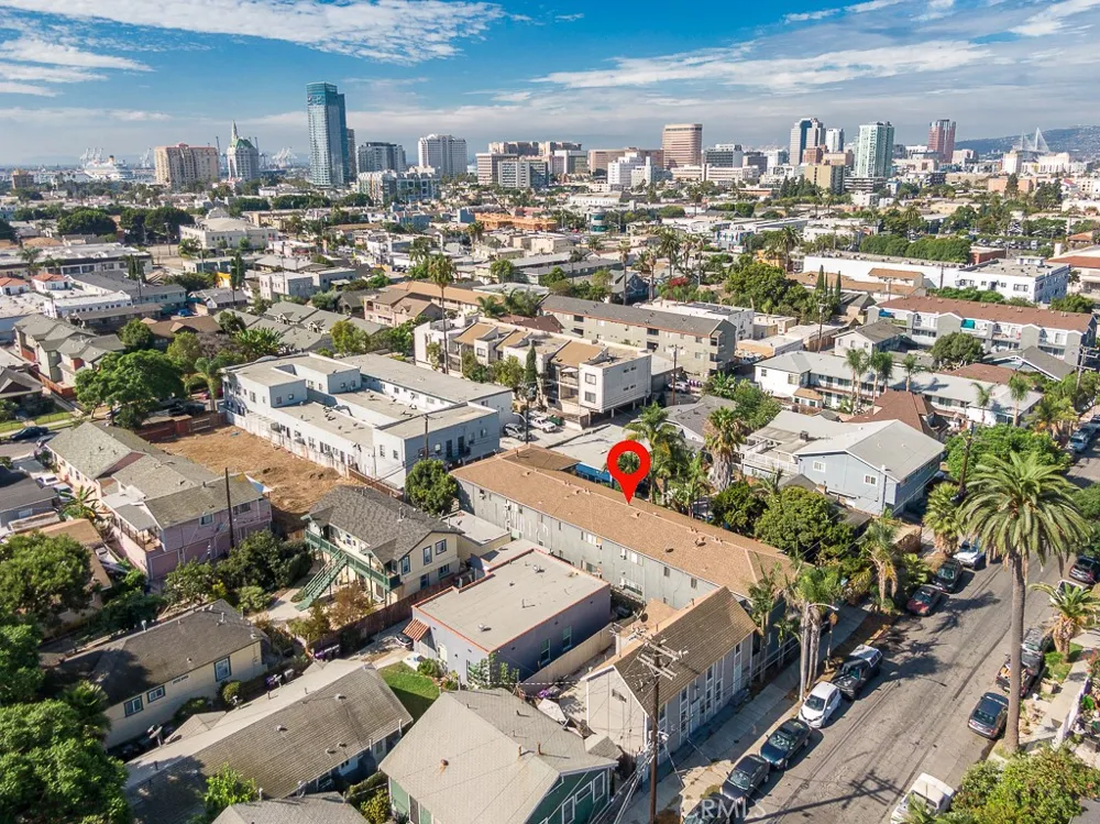 1056 E 6th Street Long Beach, CA 90802