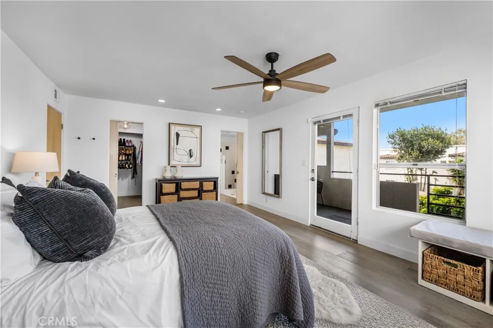 647 1st Place Hermosa Beach, CA 90254