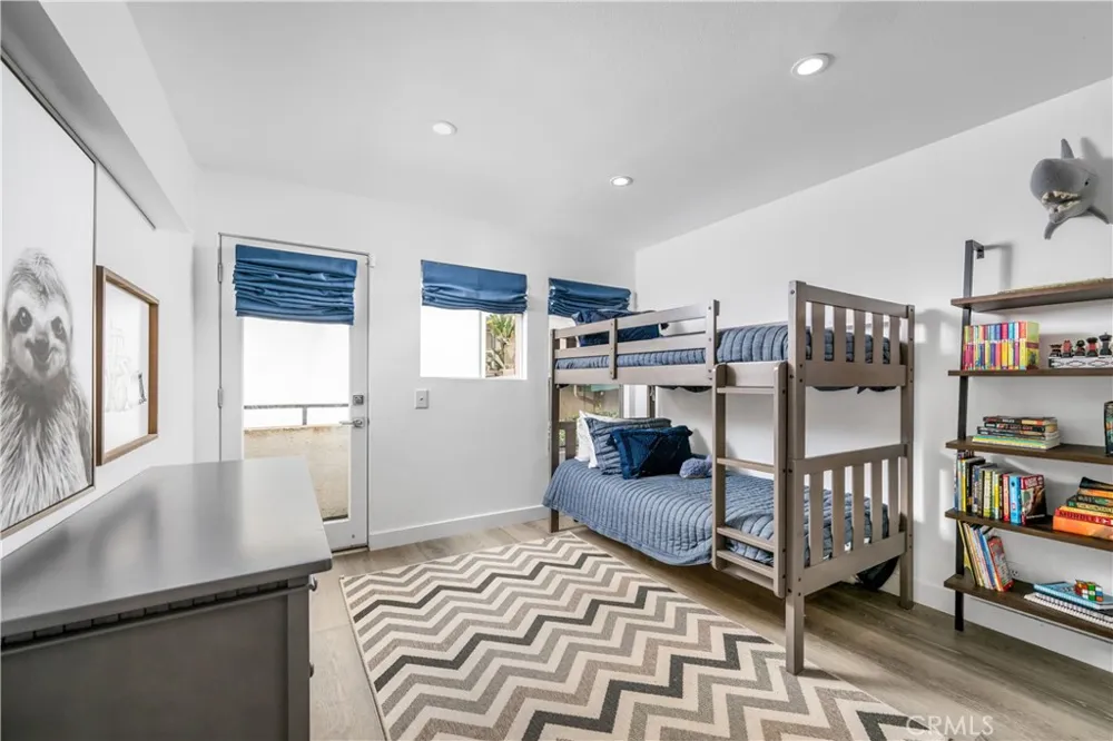 647 1st Place Hermosa Beach, CA 90254
