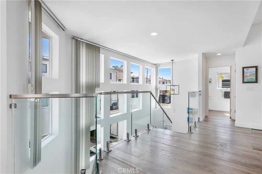 647 1st Place Hermosa Beach, CA 90254