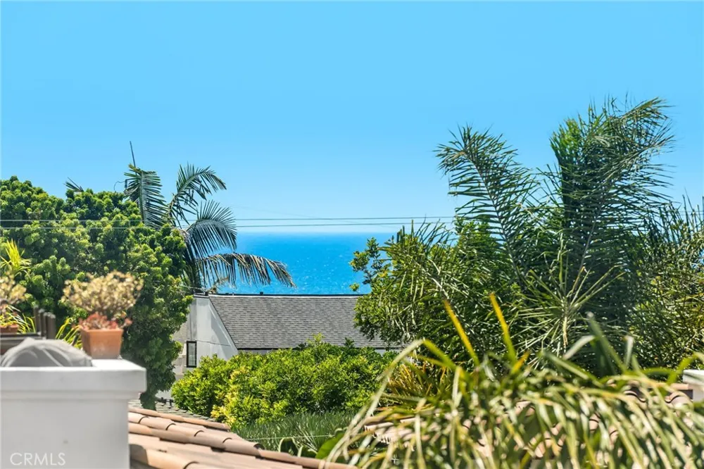 647 1st Place Hermosa Beach, CA 90254