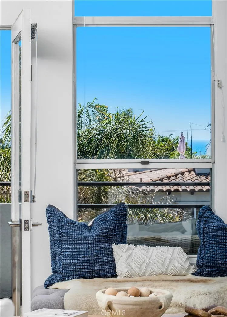 647 1st Place Hermosa Beach, CA 90254
