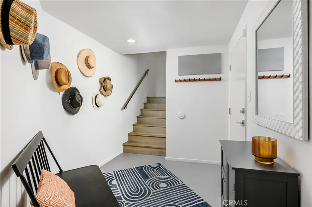 647 1st Place Hermosa Beach, CA 90254