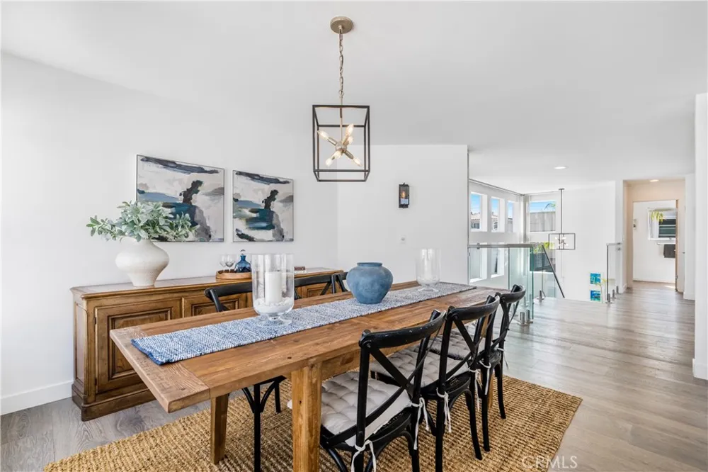 647 1st Place Hermosa Beach, CA 90254