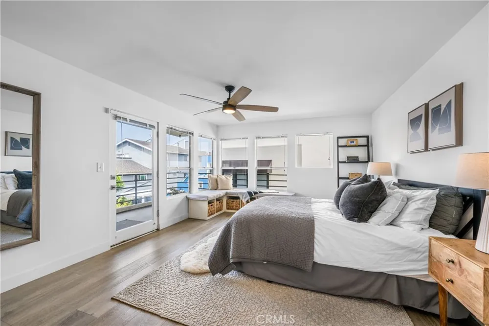 647 1st Place Hermosa Beach, CA 90254