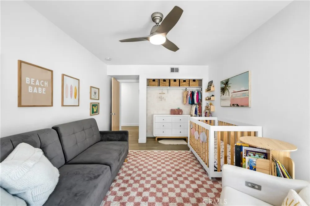 647 1st Place Hermosa Beach, CA 90254