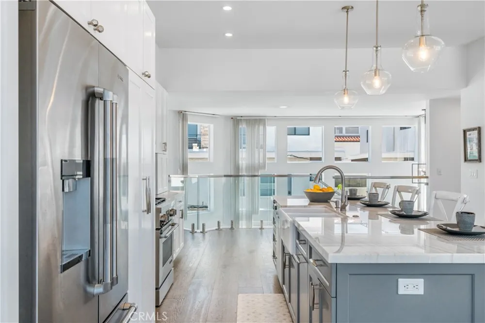 647 1st Place Hermosa Beach, CA 90254