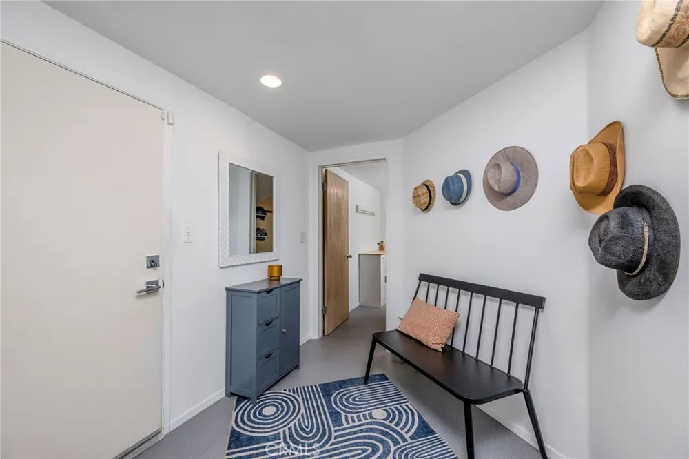 647 1st Place Hermosa Beach, CA 90254