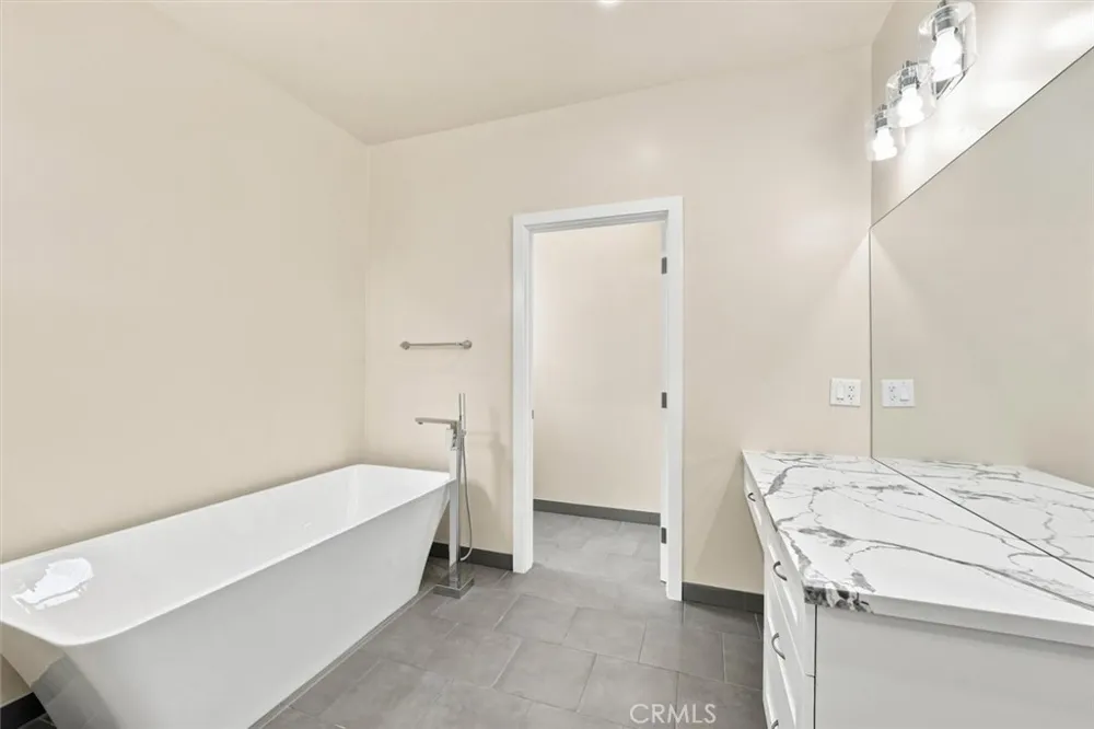 24224 Ocean Avenue Torrance, CA 90505