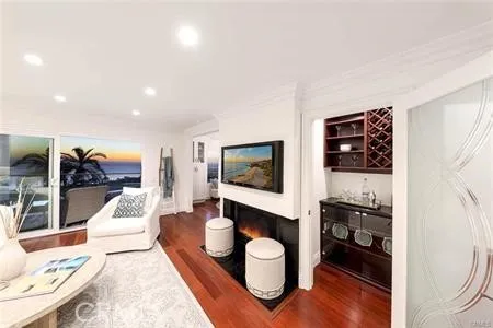 3200 La Rotonda Drive #211 Rancho Palos Verdes, CA 90275