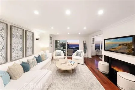 3200 La Rotonda Drive #211 Rancho Palos Verdes, CA 90275