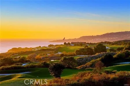 3200 La Rotonda Drive #211 Rancho Palos Verdes, CA 90275