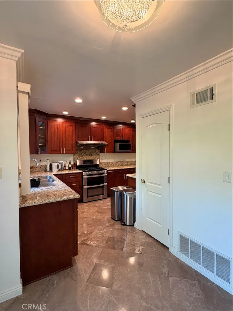 77 Cottonwood Palos Verdes Peninsula, CA 90274