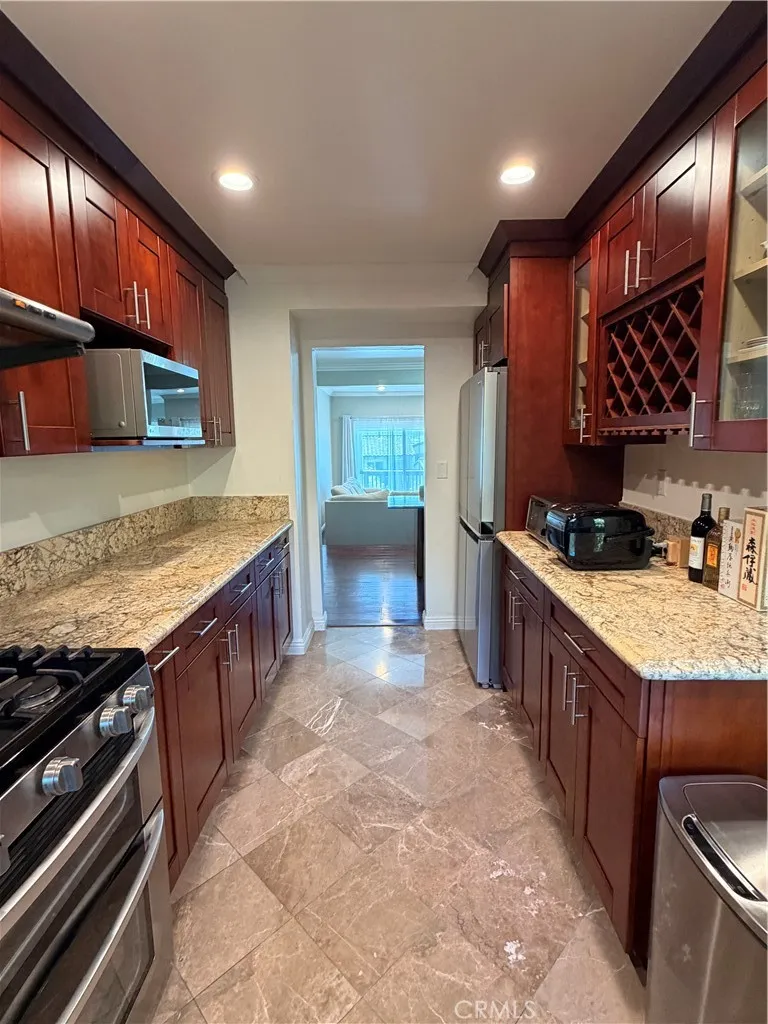77 Cottonwood Palos Verdes Peninsula, CA 90274